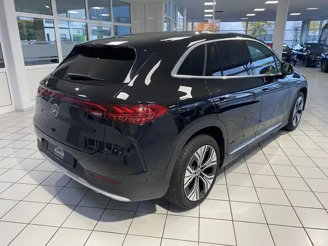 Mercedes-Benz EQE SUV