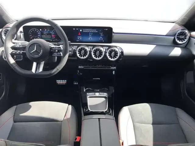 Mercedes-Benz CLA 180