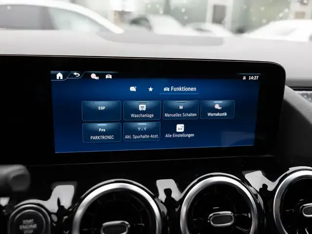 Mercedes-Benz GLA 180