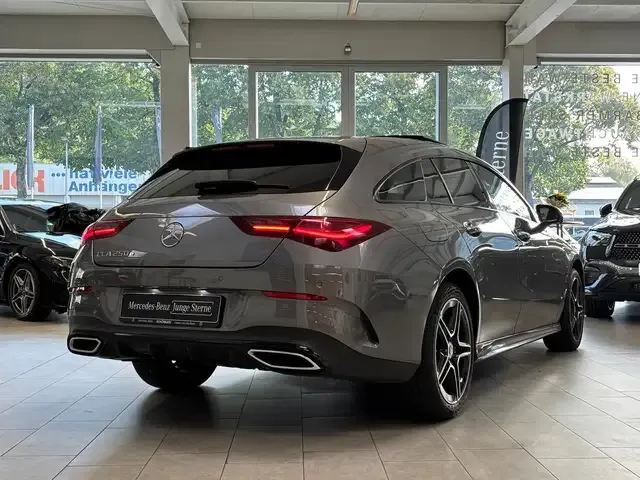Mercedes-Benz CLA 250