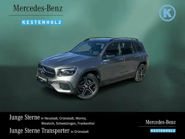 Mercedes-Benz GLB 220