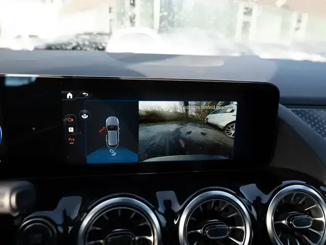 Mercedes-Benz EQA 300