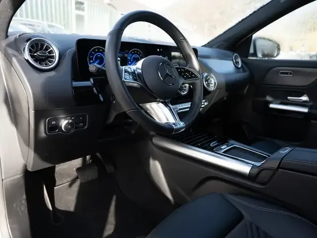 Mercedes-Benz EQA 300