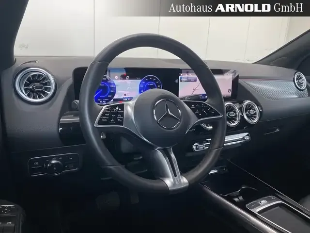 Mercedes-Benz EQA 300