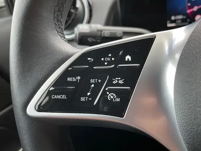 Mercedes-Benz GLB 220