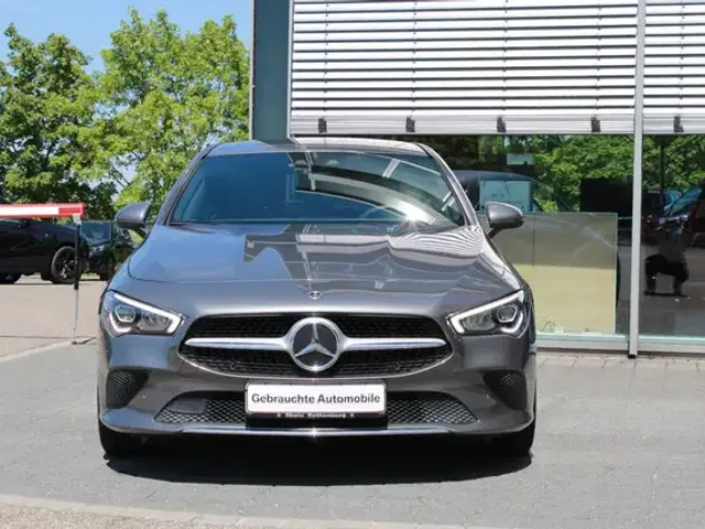 Mercedes-Benz CLA 180