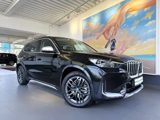 BMW iX1