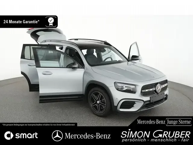 Mercedes-Benz GLB 220
