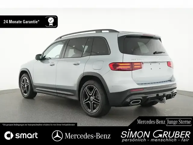 Mercedes-Benz GLB 220
