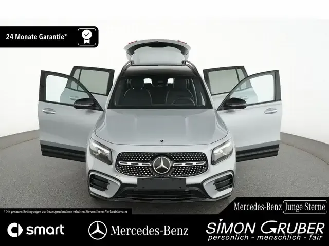Mercedes-Benz GLB 220