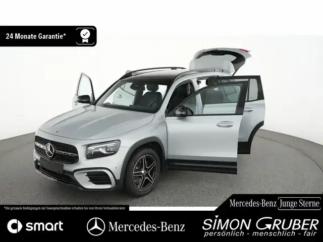 Mercedes-Benz GLB 220
