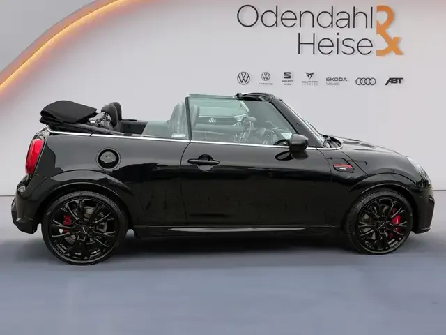 MINI John Cooper Works Cabrio