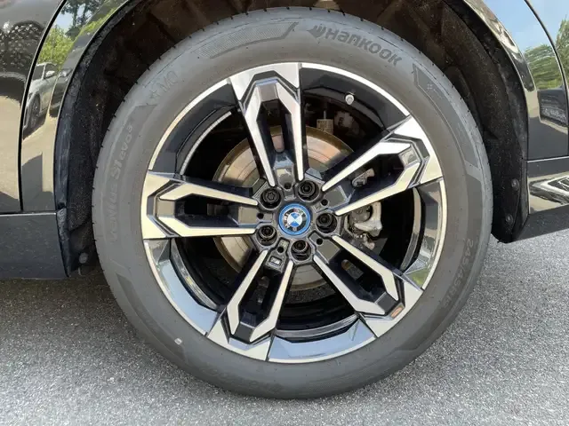 BMW iX2
