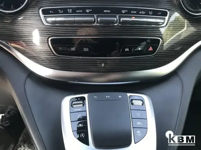 Mercedes-Benz V 250