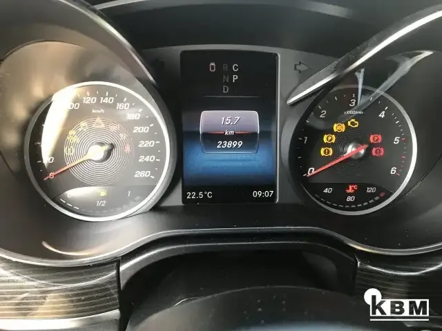 Mercedes-Benz V 250