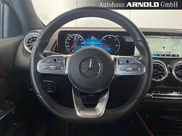 Mercedes-Benz EQB 300
