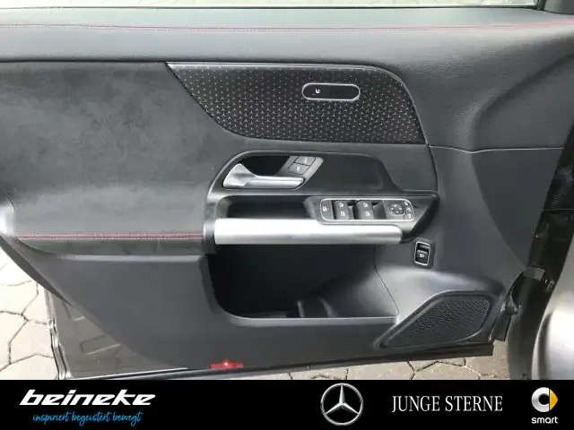 Mercedes-Benz EQA 300