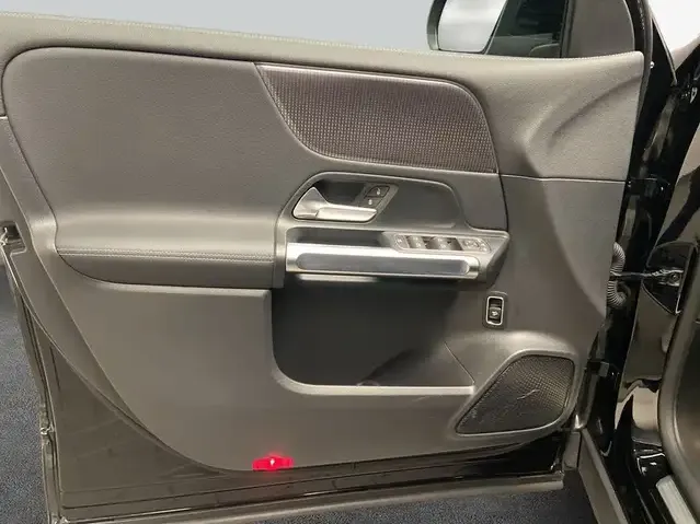 Mercedes-Benz EQB 250