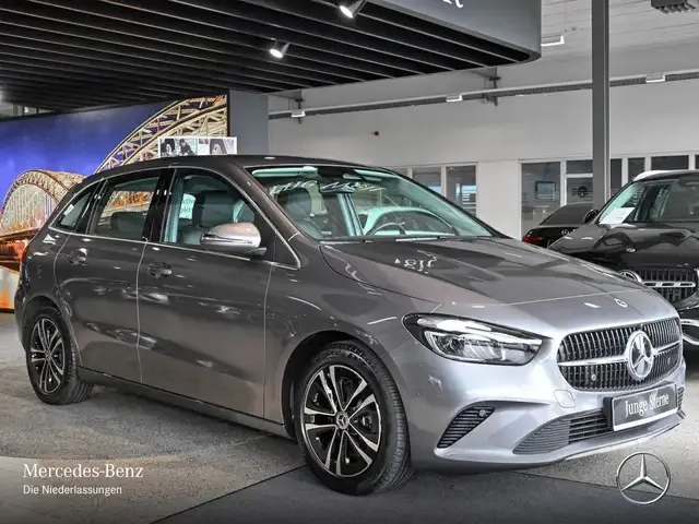 Mercedes-Benz B 220