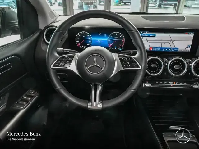 Mercedes-Benz B 220