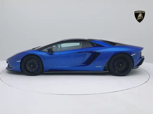 Lamborghini Aventador