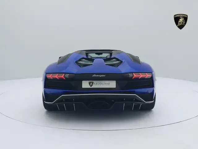 Lamborghini Aventador