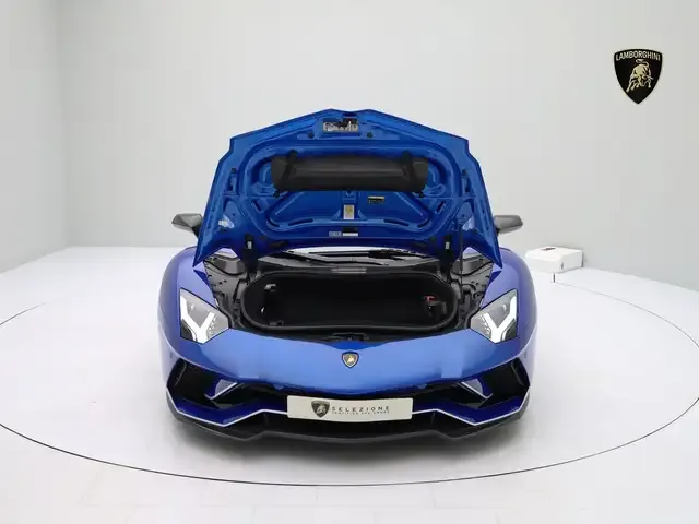 Lamborghini Aventador