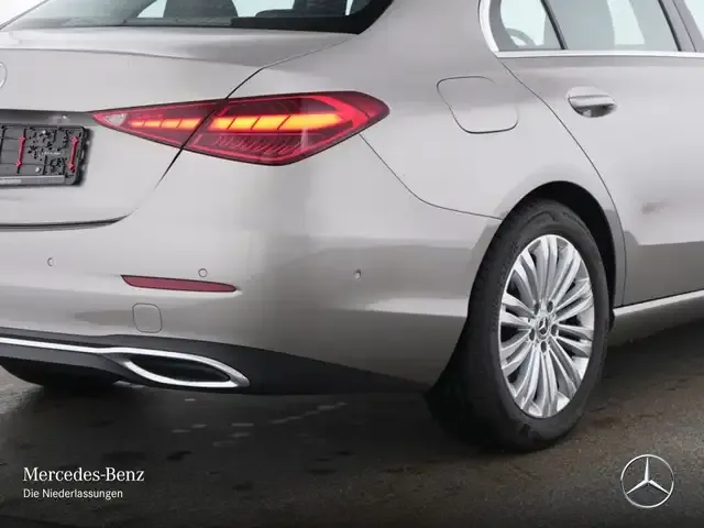 Mercedes-Benz C 180