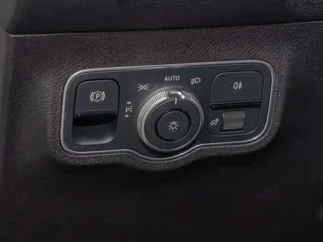 Mercedes-Benz EQB 300