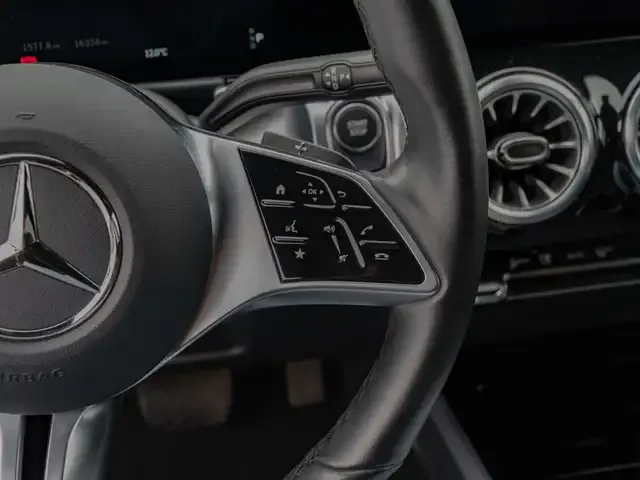 Mercedes-Benz EQB 300