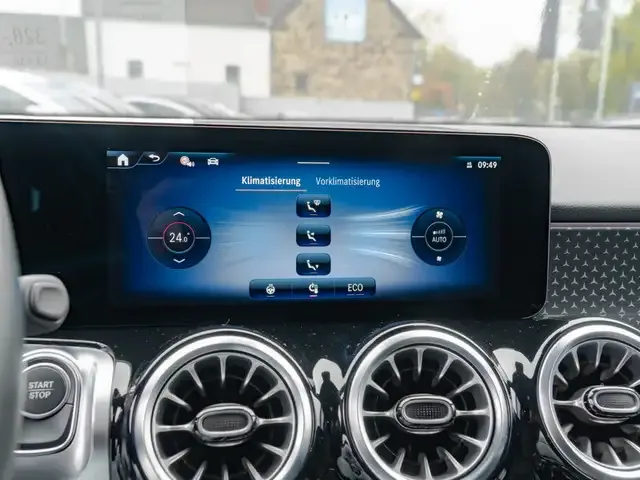 Mercedes-Benz EQB 300