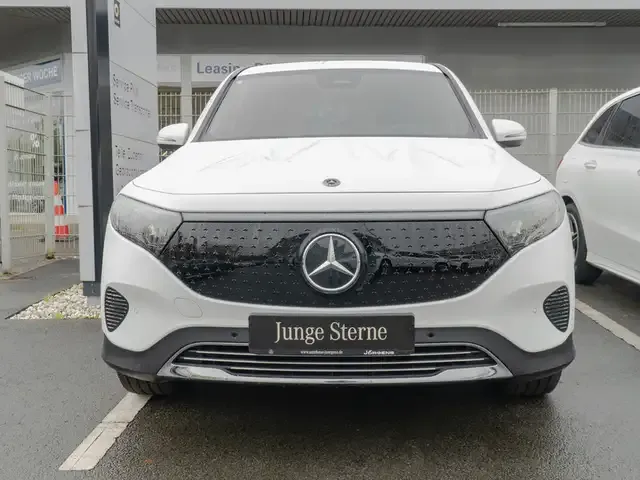 Mercedes-Benz EQB 300