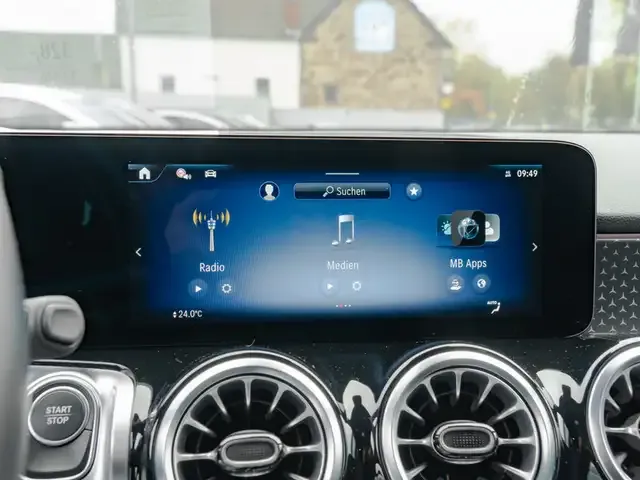 Mercedes-Benz EQB 300