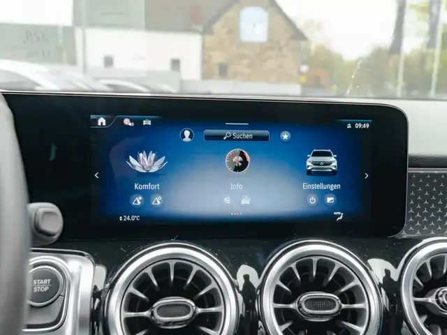 Mercedes-Benz EQB 300