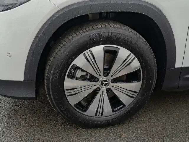 Mercedes-Benz EQB 300