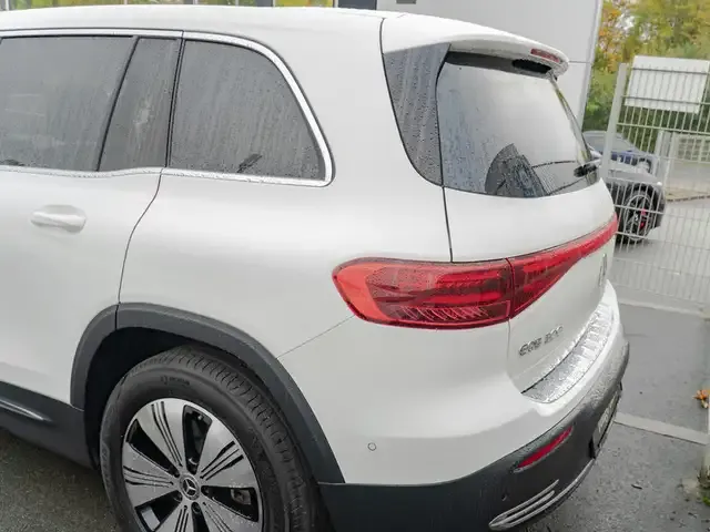 Mercedes-Benz EQB 300