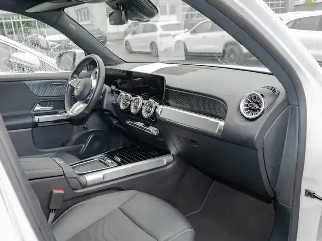 Mercedes-Benz EQB 300