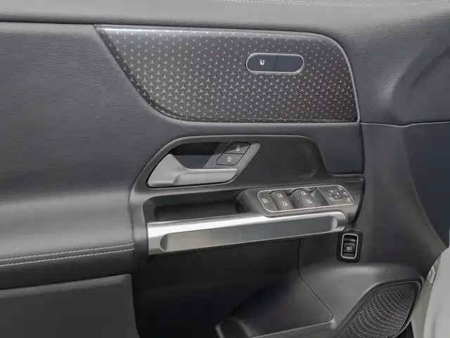 Mercedes-Benz EQB 300