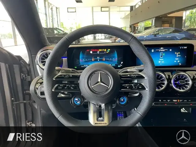 Mercedes-Benz CLA 35 AMG