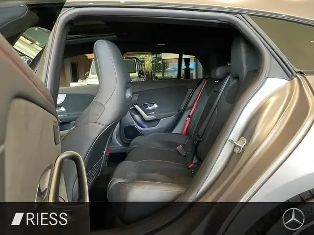 Mercedes-Benz CLA 35 AMG