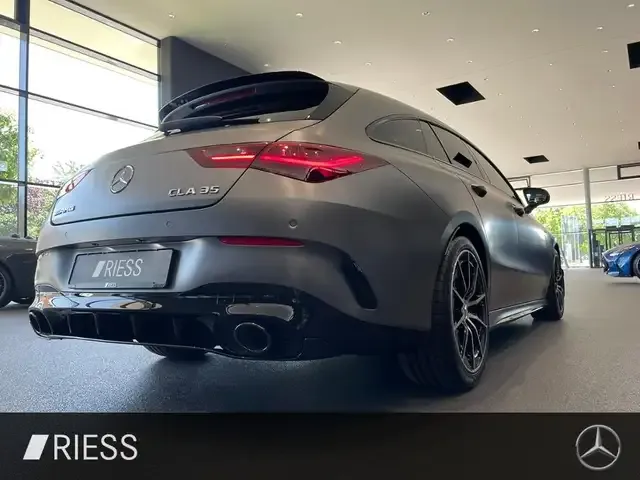 Mercedes-Benz CLA 35 AMG