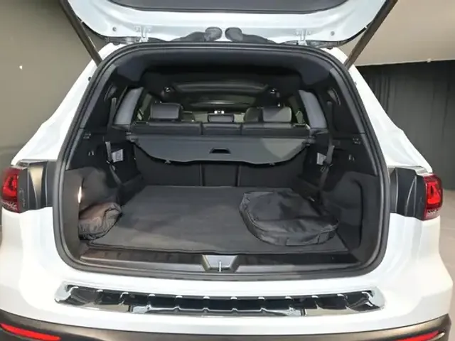 Mercedes-Benz EQB 300