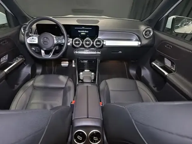 Mercedes-Benz EQB 300