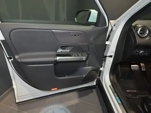 Mercedes-Benz EQB 300