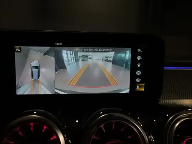 Mercedes-Benz EQB 300