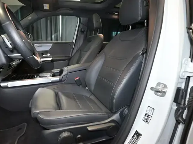 Mercedes-Benz EQB 300