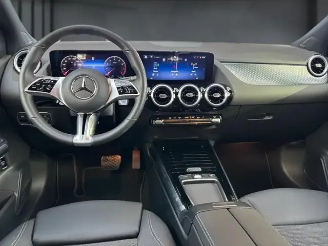Mercedes-Benz B 180