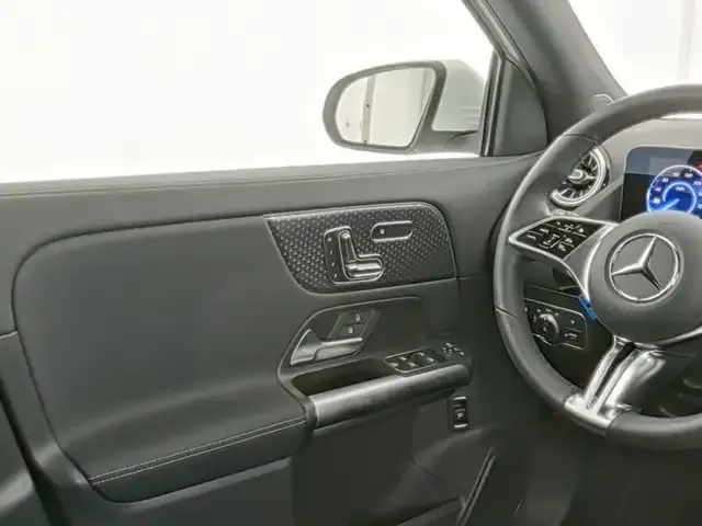 Mercedes-Benz EQA 300