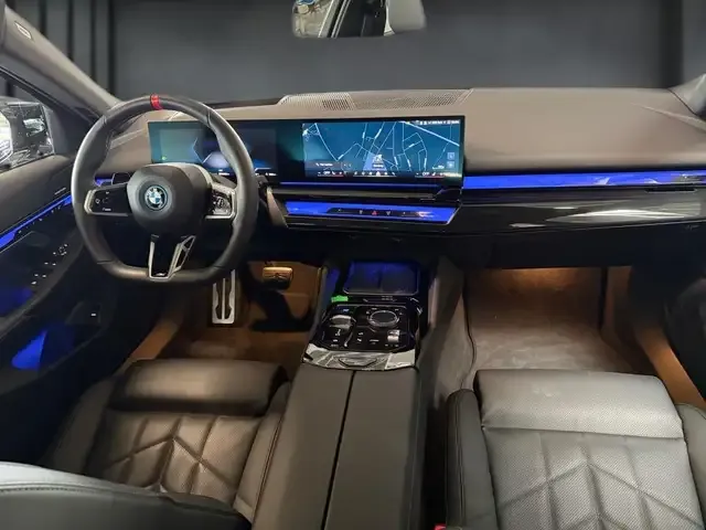 BMW i5
