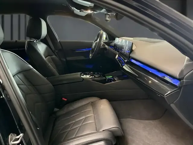 BMW i5